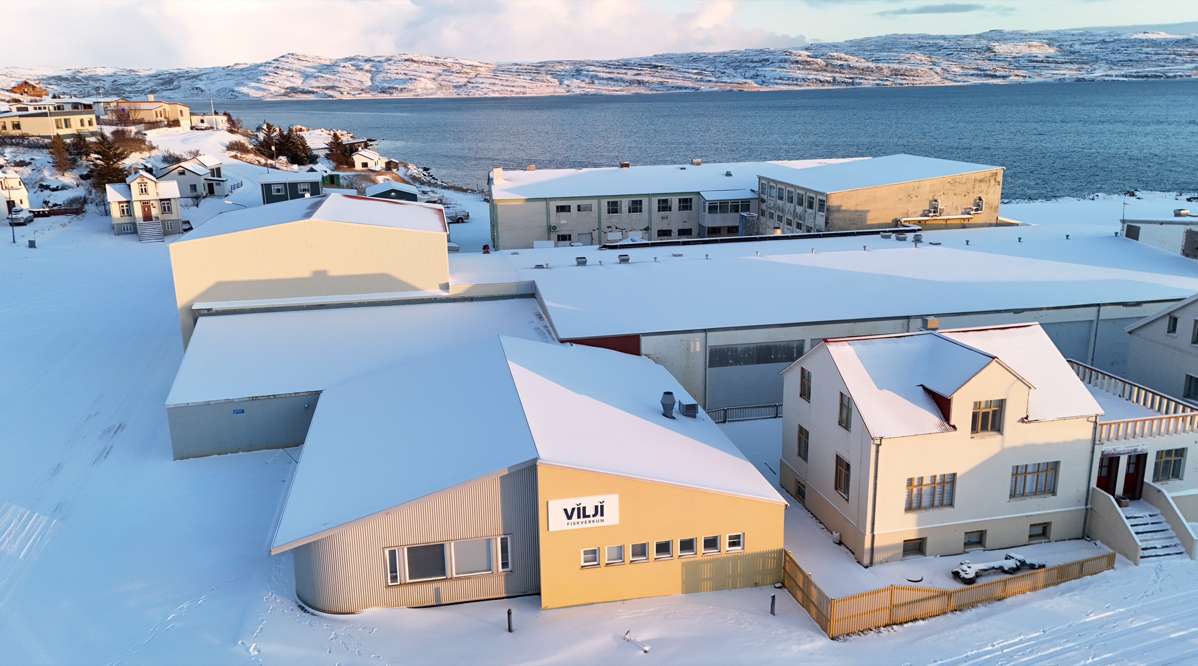 Vinnsluhús Vilja Fiskverkunar við Kópnesbraut 2 á Hólmavík